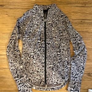Like new Athleta animal print zip Salutation jacket